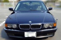 古い車：BMW　7シリーズ