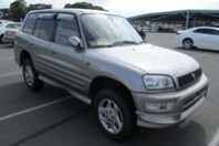 動く故障車：RAV4