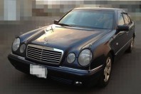 故障車：ベンツE320