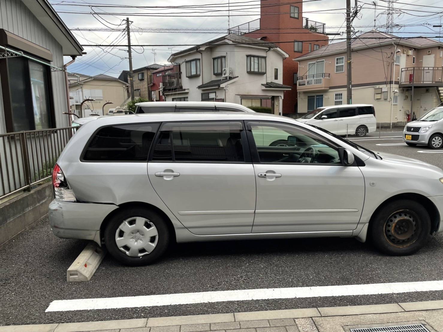 トヨタ　カローラフィルダー　事故車